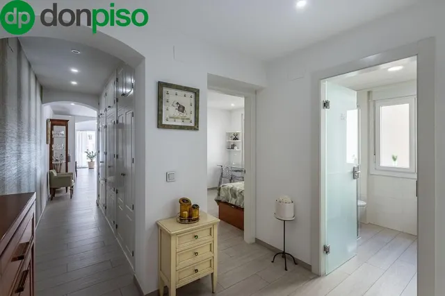 PISO COMPLETAMENTE REFORMADO EN CALLE RECOGIDAS — 34