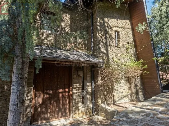 Casa independiente de diseño con alto valor arquitectónico-  - foto 5