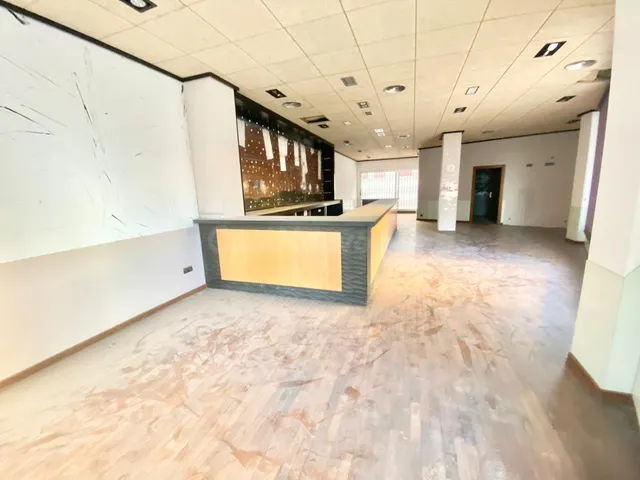 Local Comercial en Avenida Europa, para empezar a funcionar - foto 2