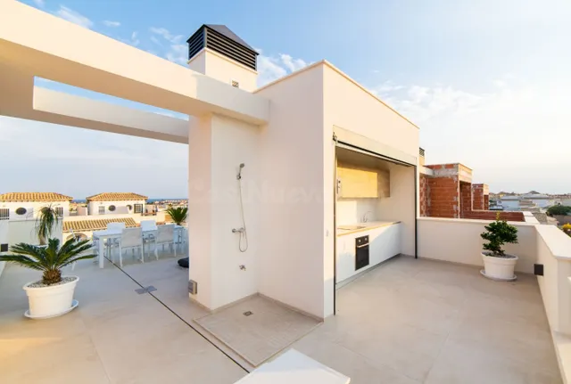 VILLA DE 4 DORMITORIOS 3 BAÑOS, PISCINA, EN ORIHUELA COSTA - foto 2