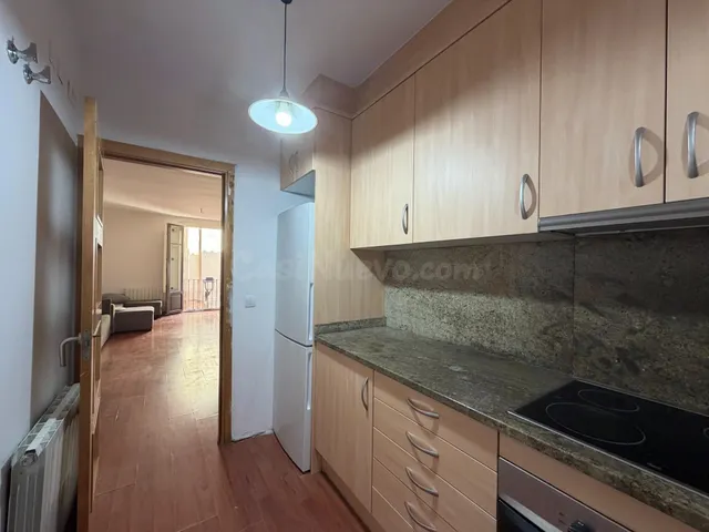 Vive en el corazón de Castelló d’Empúries: piso listo para entrar a vivir — 15