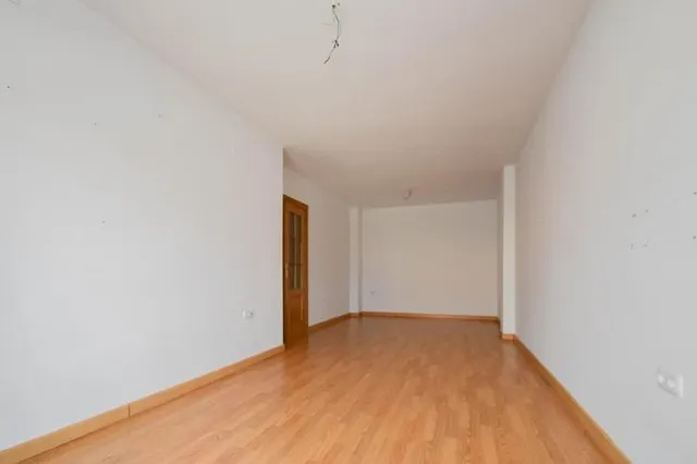 Piso con garaje en Láchar — 7