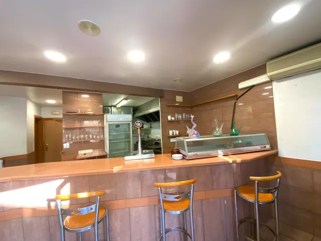 Traspaso de bar listo para brillar en el corazón de Masnou Alt :tu oportunidad sin complicaciones. — 7