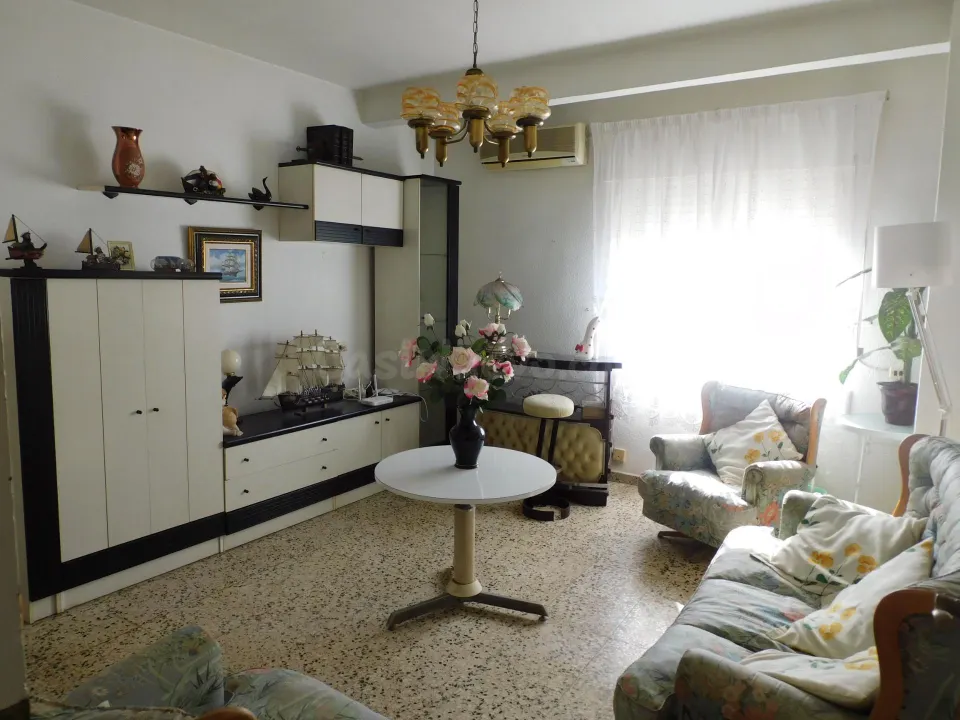 OPORTUNIDAD PISO 4º PLANTA 103 M2 TODO EXTERIOR CON ASCENSOR, 3 DORMITORIOS, BAÑO.