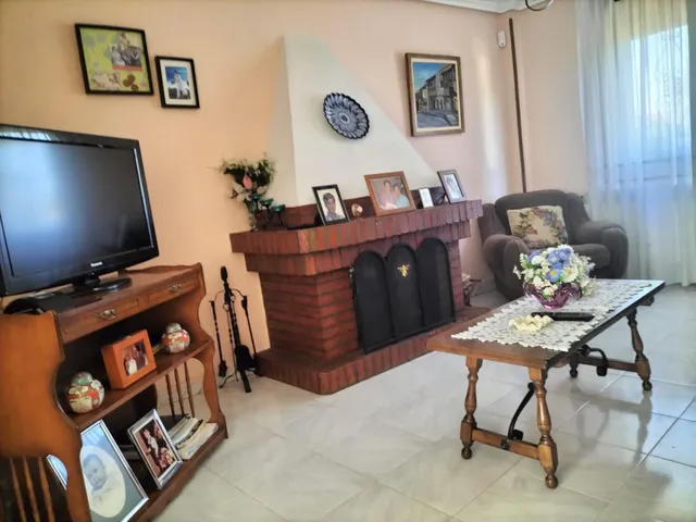 Amplia Casa en Melgar de Fernamental con Jardín y Terraza — 30