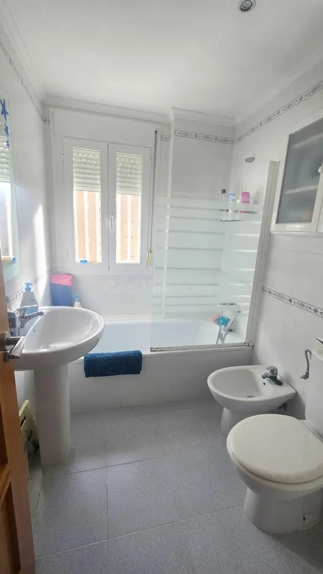 Amplio Piso VPO con terraza en zona Sur, Jerez de la Frontera — 5