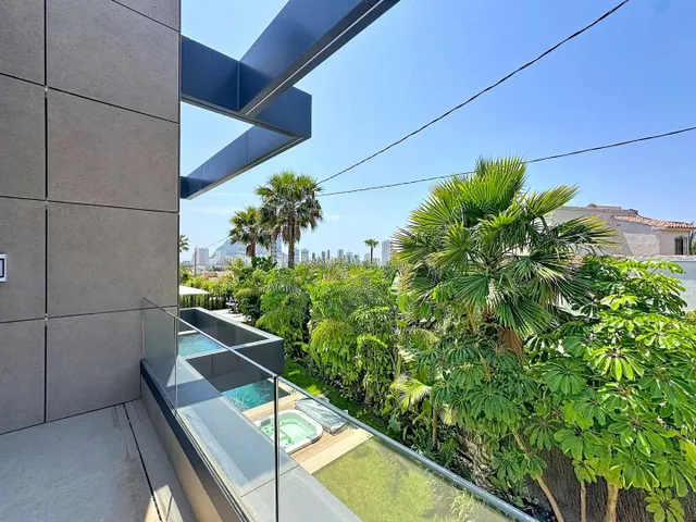 Villa 4 habitaciones 346m² en venta - Pla roig — 31