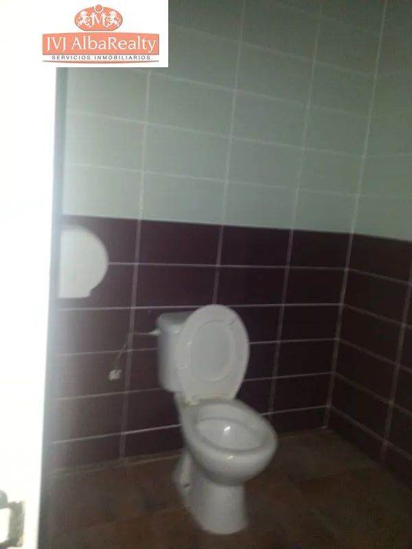 VENDO BAR RECIEN REFORMADO EN EROSKI DE 70 MTS. — 12