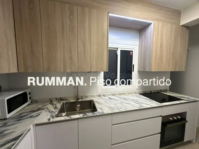 EST / TRAB. Piso de TRES dormitorios, zona Jardines del Triunfo — 2