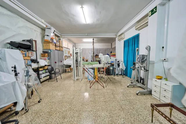Bajo Comercial Santa Fe en esquina — 14