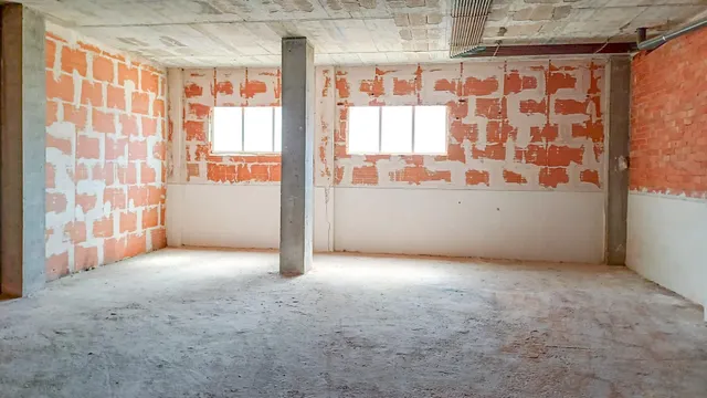 ALQUILER LOCAL COMERCIAL EN LA MEJOR UBICACIÓN DE ALTABIX NUEVO, CON 32m FACHADA Y 9 PERSIANAS A LA CALLE!!! — 18