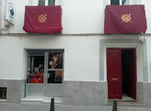 adosa en el centro de Huéscar con local comercial - foto 2