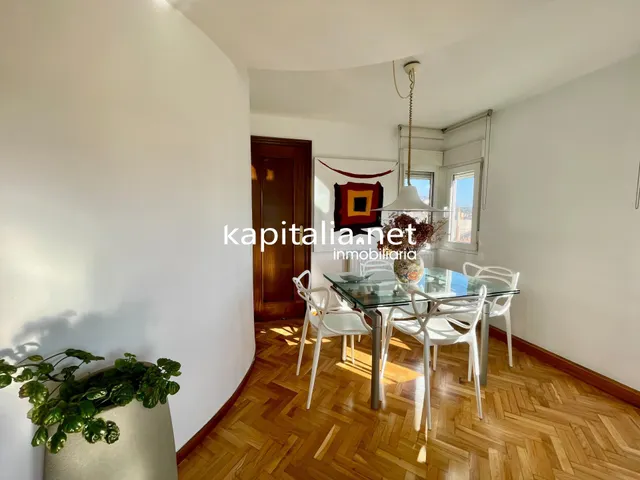 Ático duplex con chimenea y vistas panorámicas — 22