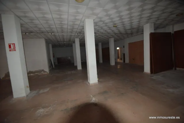 Local comercial a la venta en el centro de Orihuela, con 275 m2. construidos. — 15