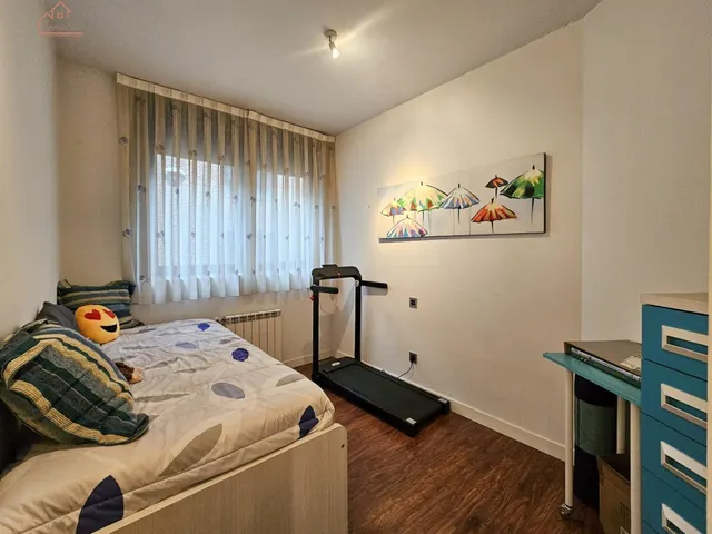 Inmueble en venta con terraza, plaza de garaje y trastero junto al Metro Urgel! — 29