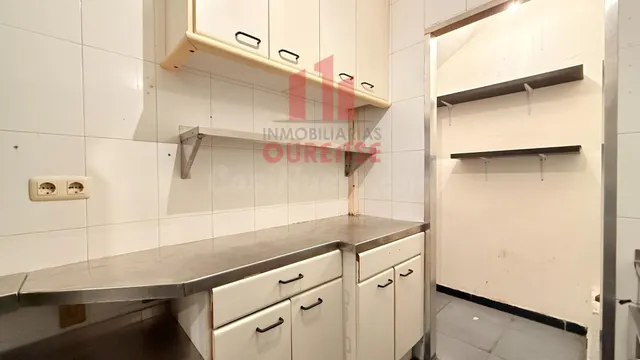 LOCAL COMERCIAL CON LICENCIA DE CAFETERÍA EN O COUTO — 5