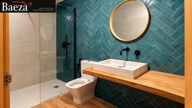 Chalet con piscina privada, terreno y buhardilla — 10