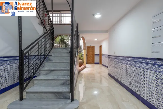 Amplio piso con garaje y trastero en el centro — 41