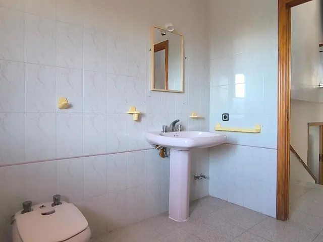 Casa independiente con parcela, 5 dormitorios y garaje en Alquerías (Murcia) — 43