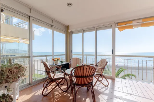 Apartamento frontal en el Paseo Marítimo del Torreón - Benicasim — 6