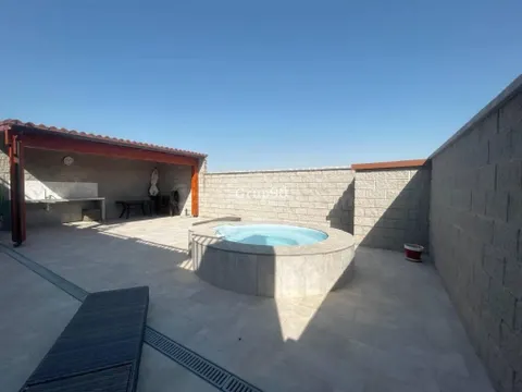 ? ESPECTACULAR CASA SEMINUEVA EN IVARS D’URGELL – ESPACIO, PRIVACIDAD Y CALIDAD DE VIDA