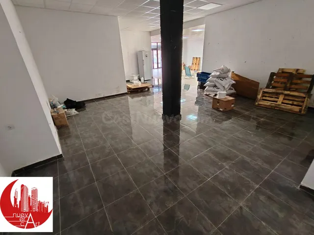 Local Comercial en Venta en Barrio Peral - Oportunidad Única — 4