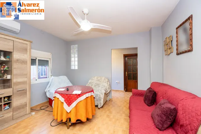 Casa con estupenda ubicación en Armilla. avenida de los ogíjares — 8