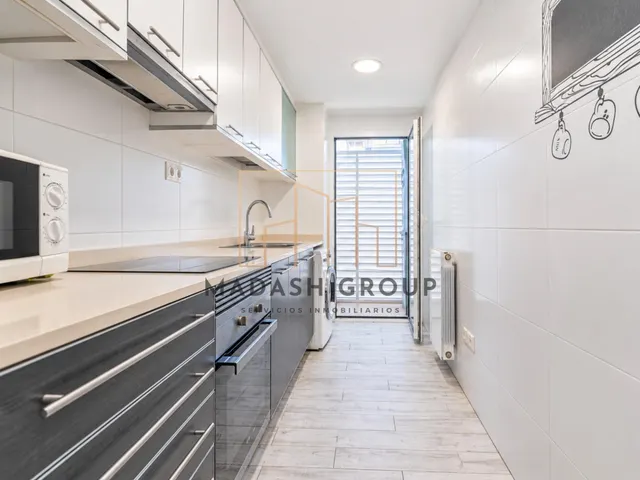 Ático totalmente reformado con terraza y solárium de 45 m2 en Vila-seca — 6
