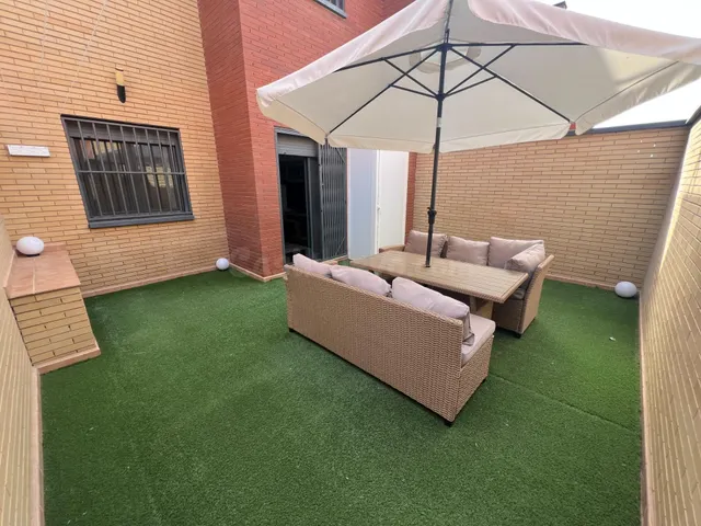 MAGNIFICO TRIPLEX ADOSADO, MUY LUMINOSO Y AMPLIO EN VILLABLA