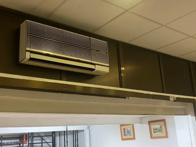 Local en venta en calle Vall de Albaida — 12
