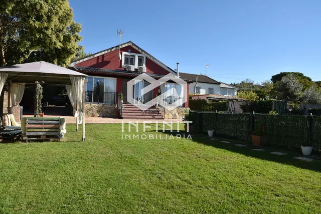Una casa que impresiona por fuera y enamora por dentro... ¡IMAGINA TUS VERANOS AQUÍ! Piscina, barbacoa, pérgola y zona chill out — 2