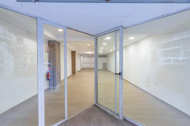 SE VENDE LOCAL TOTALMENTE REFORMADO EN PLENO CENTRO DE GRANADA (ALMONA DE SAN JUAN DE DIOS) — 15