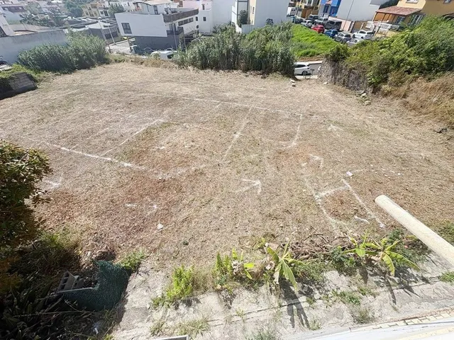 Terreno en el centro de Moya, entre las calle Unamuno y Cerv