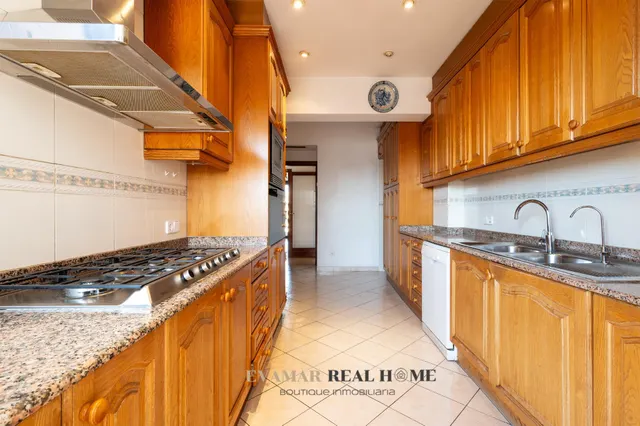 AMPLIO PISO DE 180 m2 CON TERRAZAS Y VISTAS DESPEJADAS EN AVENIDAS-FONERS. ¡REFORMA A TU GUSTO! — 11