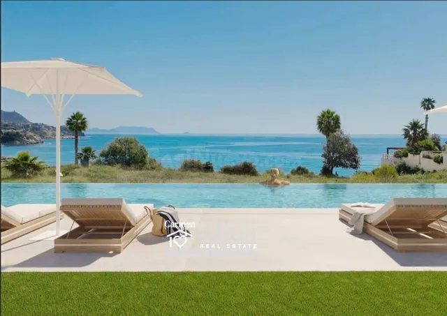 Villa adosada en el Campello con jardín, terrazas y privacidad — 2