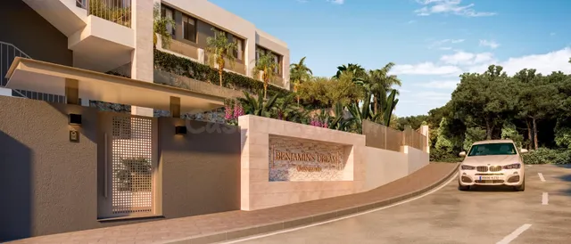 Boutique collection of 13 three-bedroom townhouses set on an elevated plot near Miraflores Golf, Calahonda. — 5