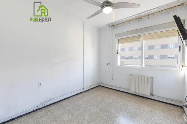 Estupendo piso  en la última planta en calle doctor azpitarte — 23