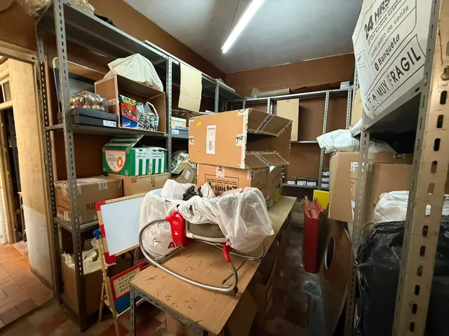 BAJO VIVIENDA TRANSFORMADO EN LOCAL EN VENTA EN LA CALLE VIRGEN DE LA SOLEDAD — 5
