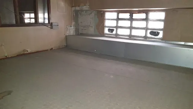 AVDA NAVARRA - 106 m2 de LOCAL COMERCIAL A PIE DE CALLE. — 16