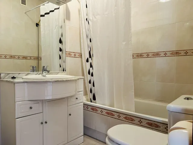 PISO EN CALLE CASTELLANA, EN CAMBRE — 29