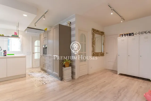 Casa independiente con jardín en venta en Argentona — 14