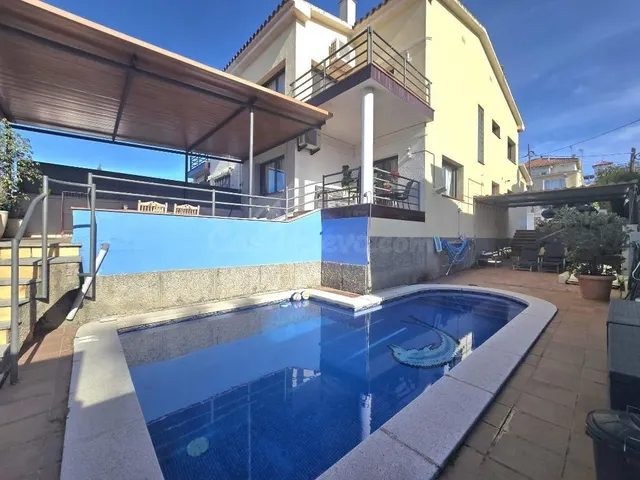 Vivienda exclusiva con piscina cerca de la playa — 2