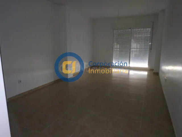 Piso con tres dormitorios y garaje en Puerto Lumbreras — 2