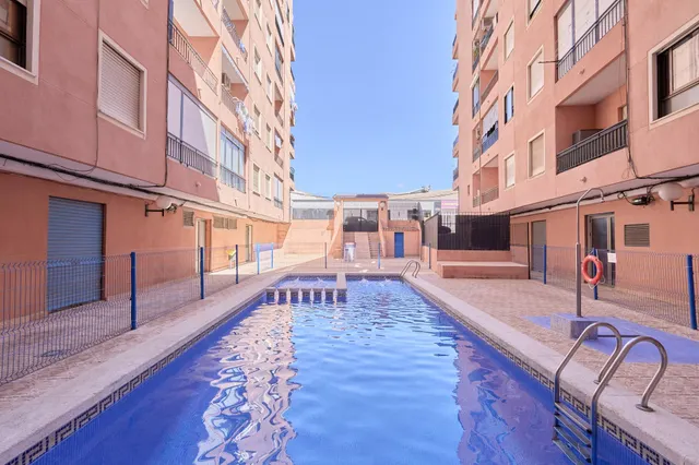 Reformada vivienda de 1 habitación con piscina — 35