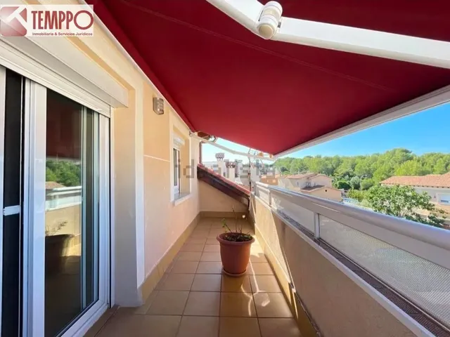 Chalet independiente con piscina privada, 5 dormitorios y placas solares en parcela de 450 m2 — 20