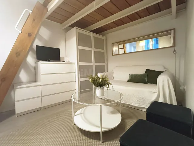Piso 28m² en alquiler - Palacio - foto 2