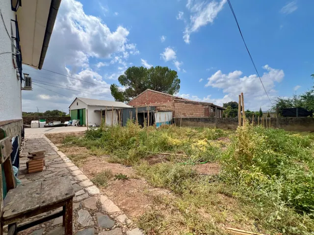 TU REFUGIO EN EL CAMPO: FINCA CON PISCINA, HUERTO Y CASA DE 3 PLANTAS — 6