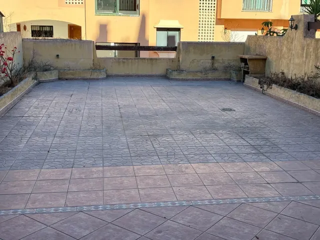 OPORTUNIDAD EN BEL-AIR · BAJO DE 3 DORMITORIOS, 2 BAÑOS, GRAN TERRAZA Y PISCINAS · 2 — 13