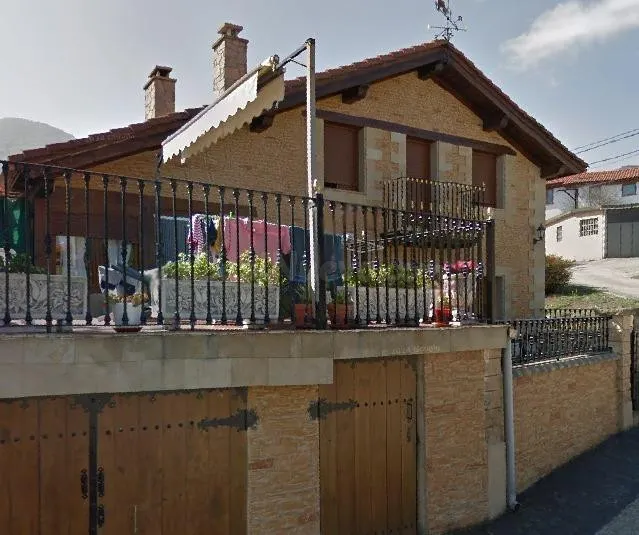 PRECIOSA CASA DE PUEBLO EN VENTA - foto 2