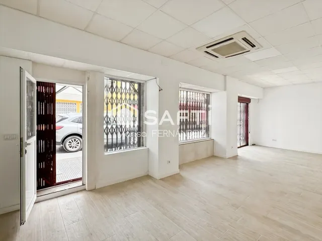 LOCAL COMERCIAL DE 50 M. EN PLAYA MUCHAVISTA -- (No admite c - foto 2